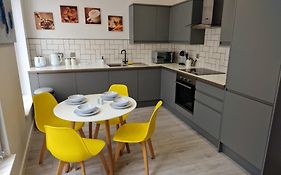 Suffolk House Apartments Hu1